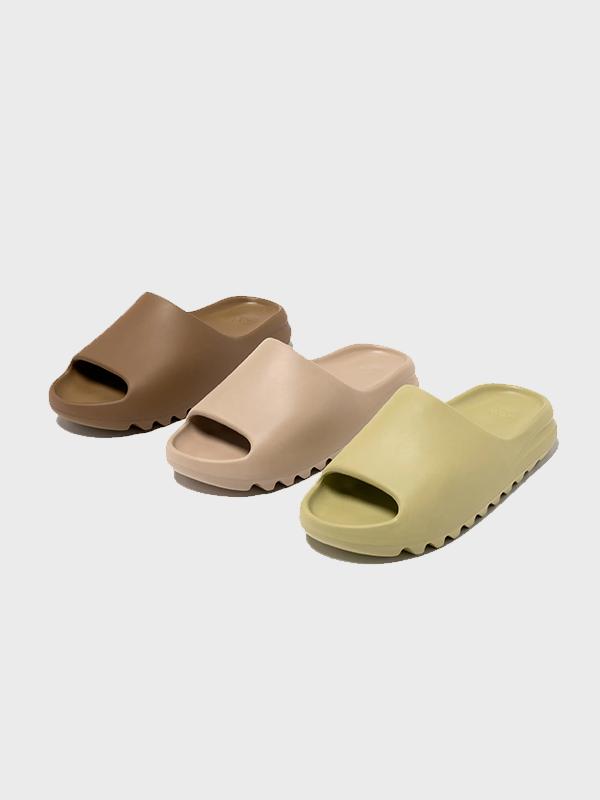 YEEZY SLIDES