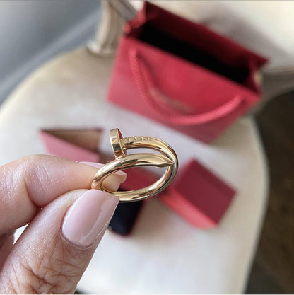 Nail Ring 18k Gold