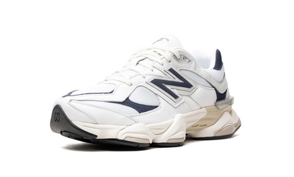 9060 "White / Navy"