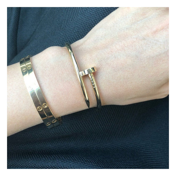 Nail Bangle 18k Gold