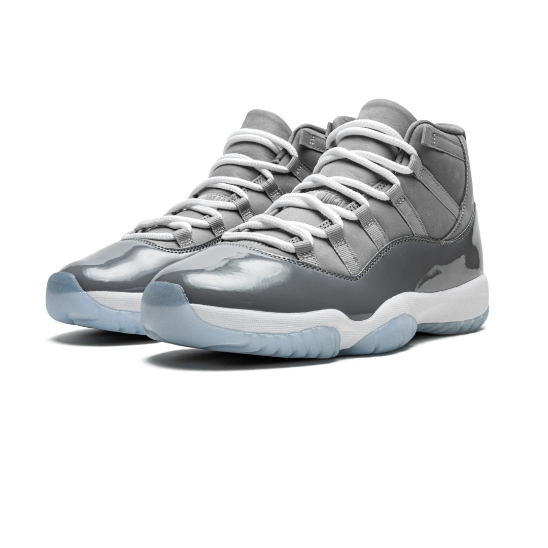 Retro "Cool Grey 2021"