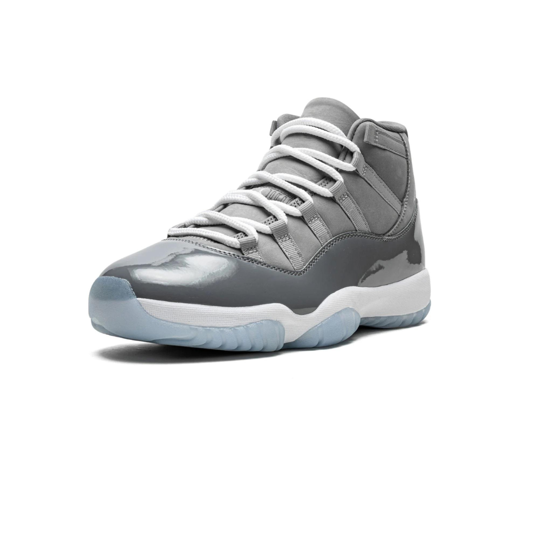 Retro "Cool Grey 2021"